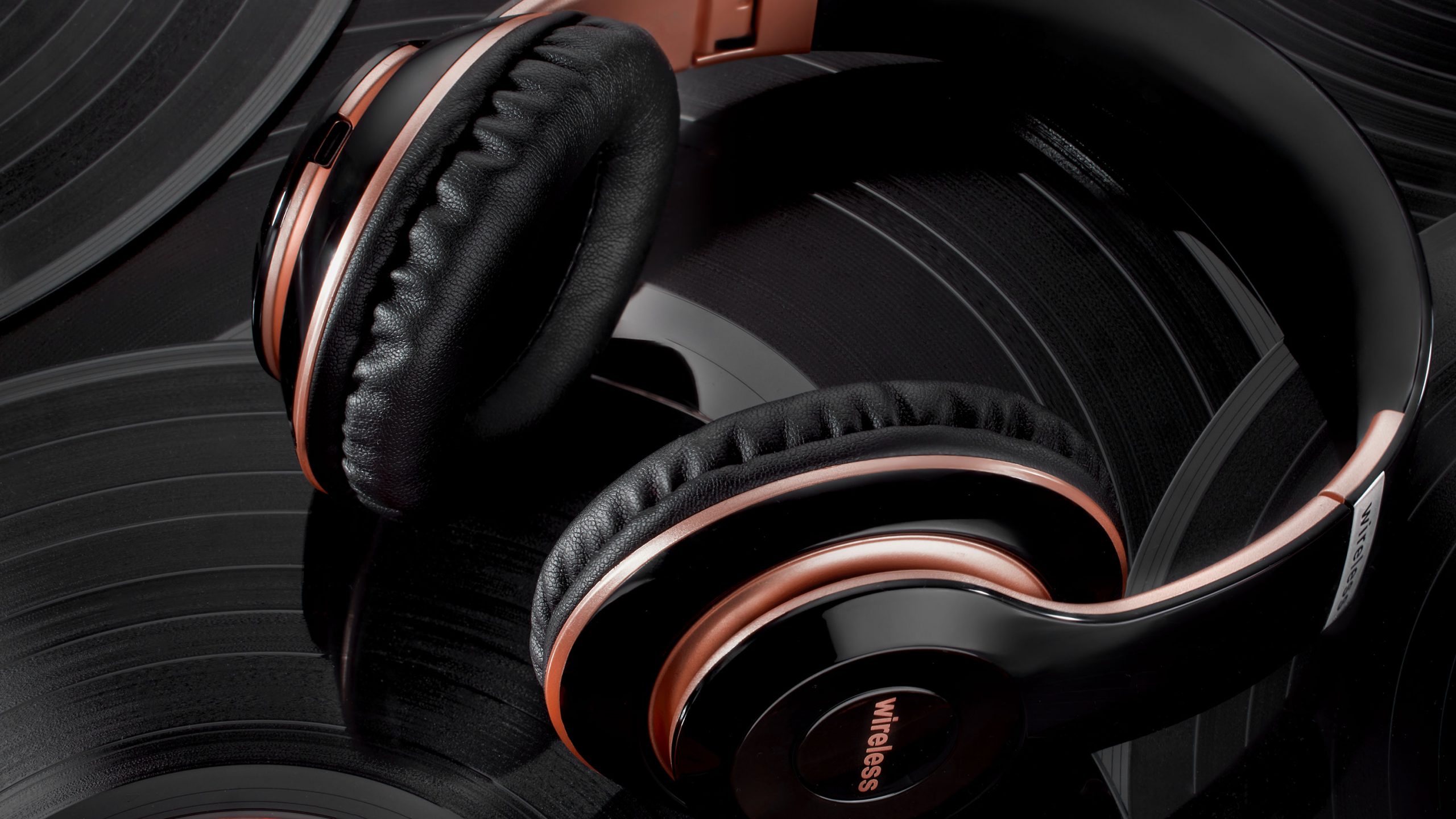 Kopfhoerer_Schallplatten_Edit-2